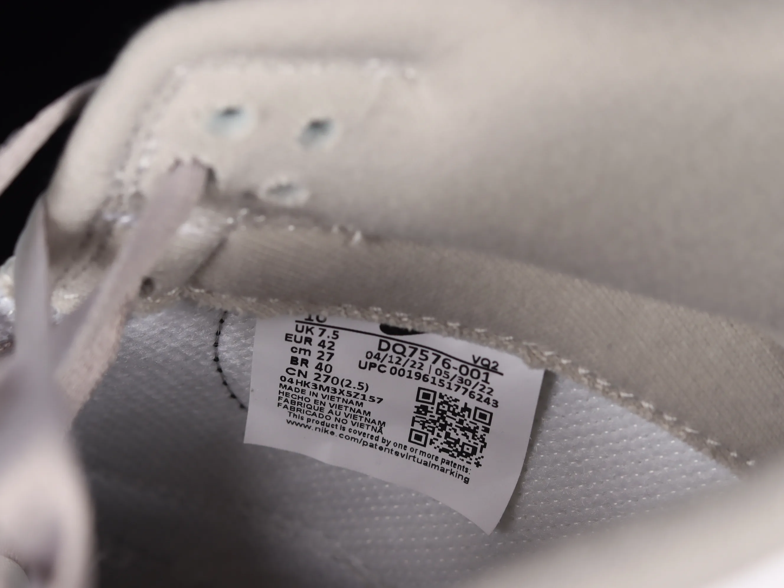 All Categories Nk SB Dunk Series Nk SB Dunk Low Low-top sneakers C version Nk Dunk Low "Light Iron Ore" Patent leather gray SB low-top sports and leisure sneakers DQ7576-001